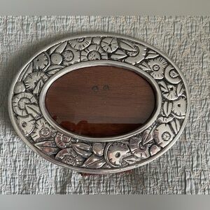 VINTAGE ACAPULCO MEXICO FLORAL PATTERN OVAL PEWTER PICTURE FRAME - VERY PRETTY!